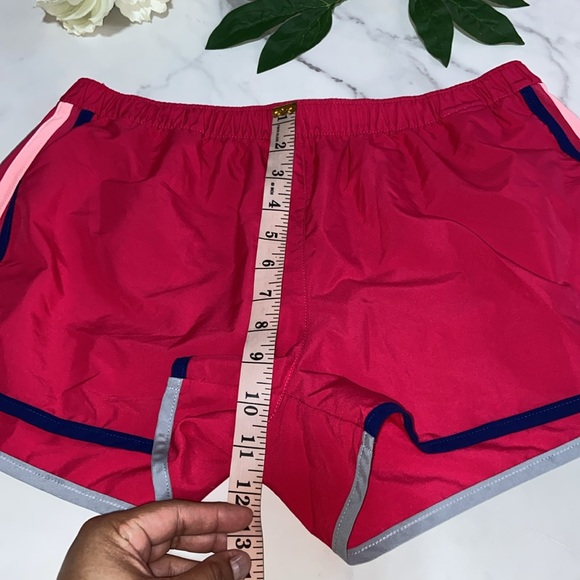 Adidas Women's AKTIV Against Cancer Shorts size Medium - Picture 6 of 16